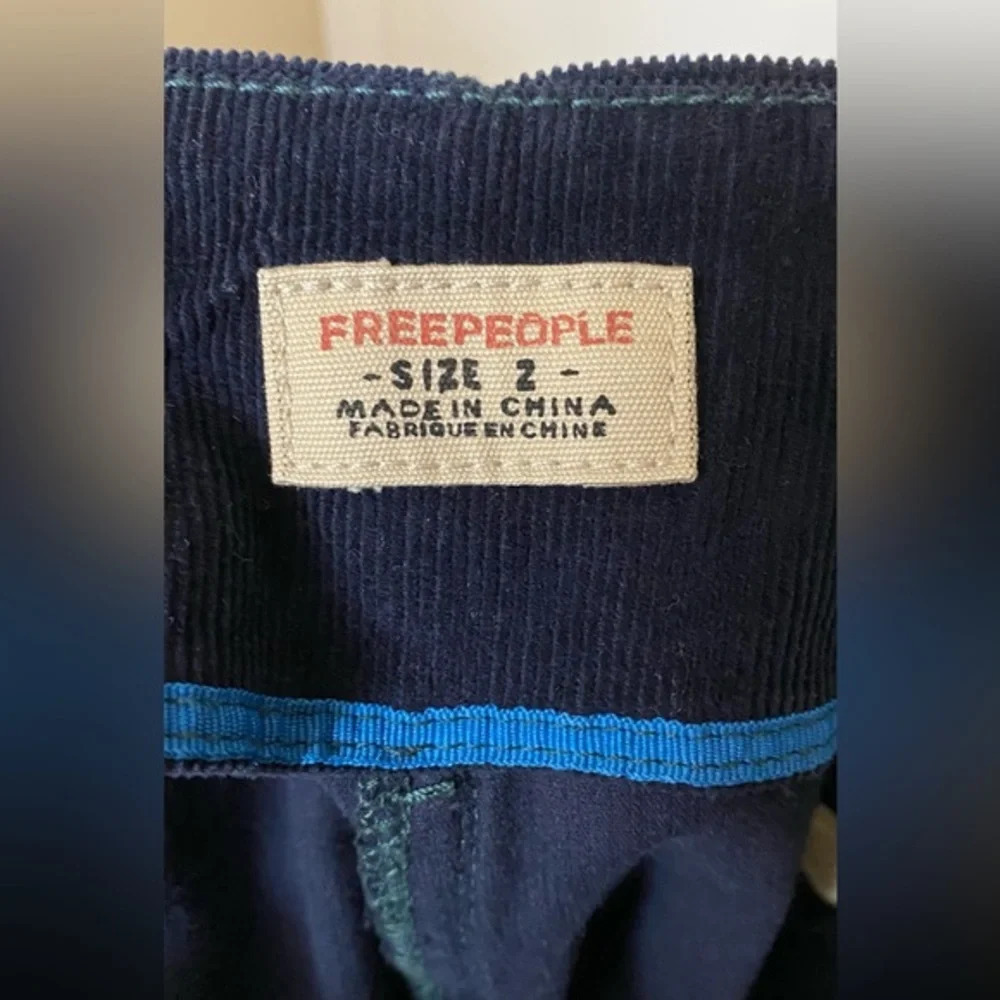 Vintage Free People Navy Corduroy Pencil Skirt with Wooden Buttons Size 2 - Picture 5 of 7